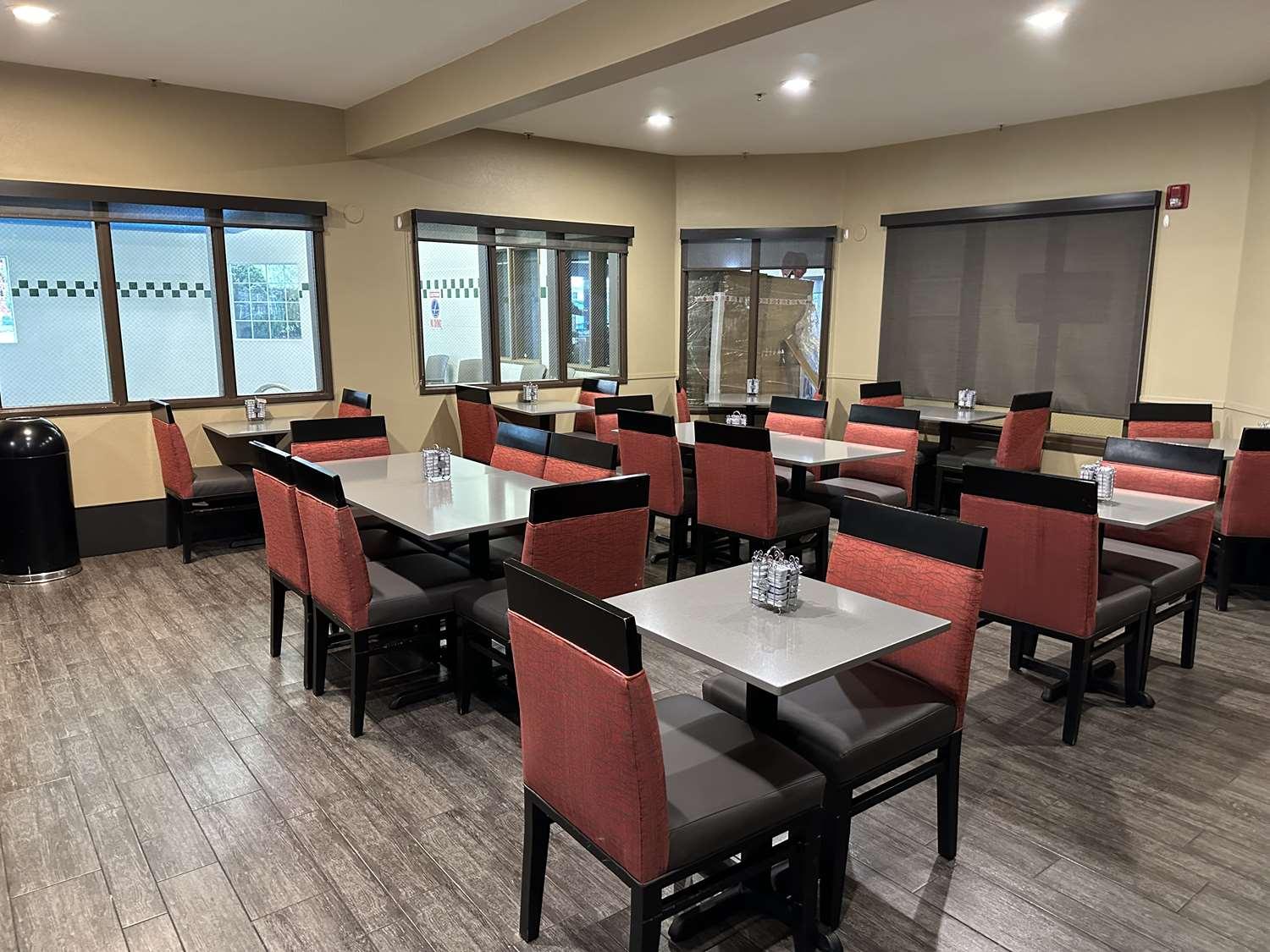 哥伦比亚河康福特套房酒店 阿斯托里亚 外观 照片